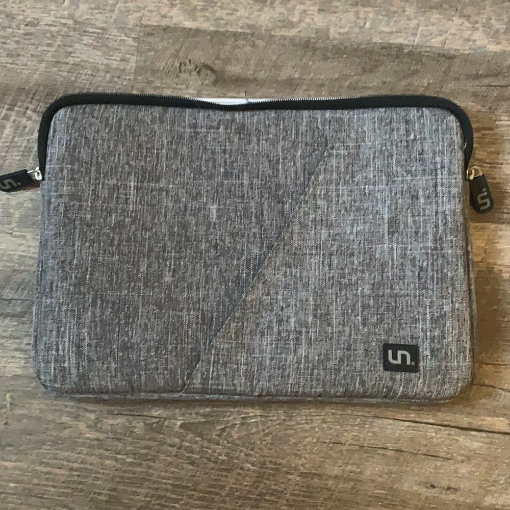 13.5 gray laptop sleeve